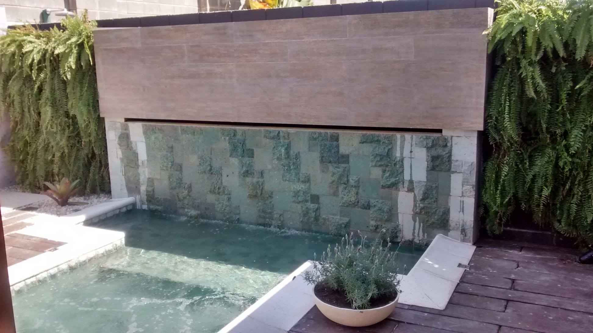 piscina prainha cascata e hidromassagem 2.jpg